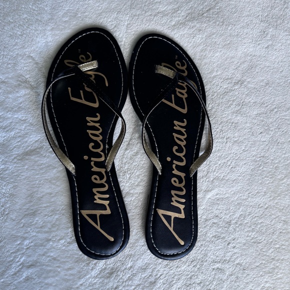 American Eagle black  women’s thong  slippers - Picture 1 of 3